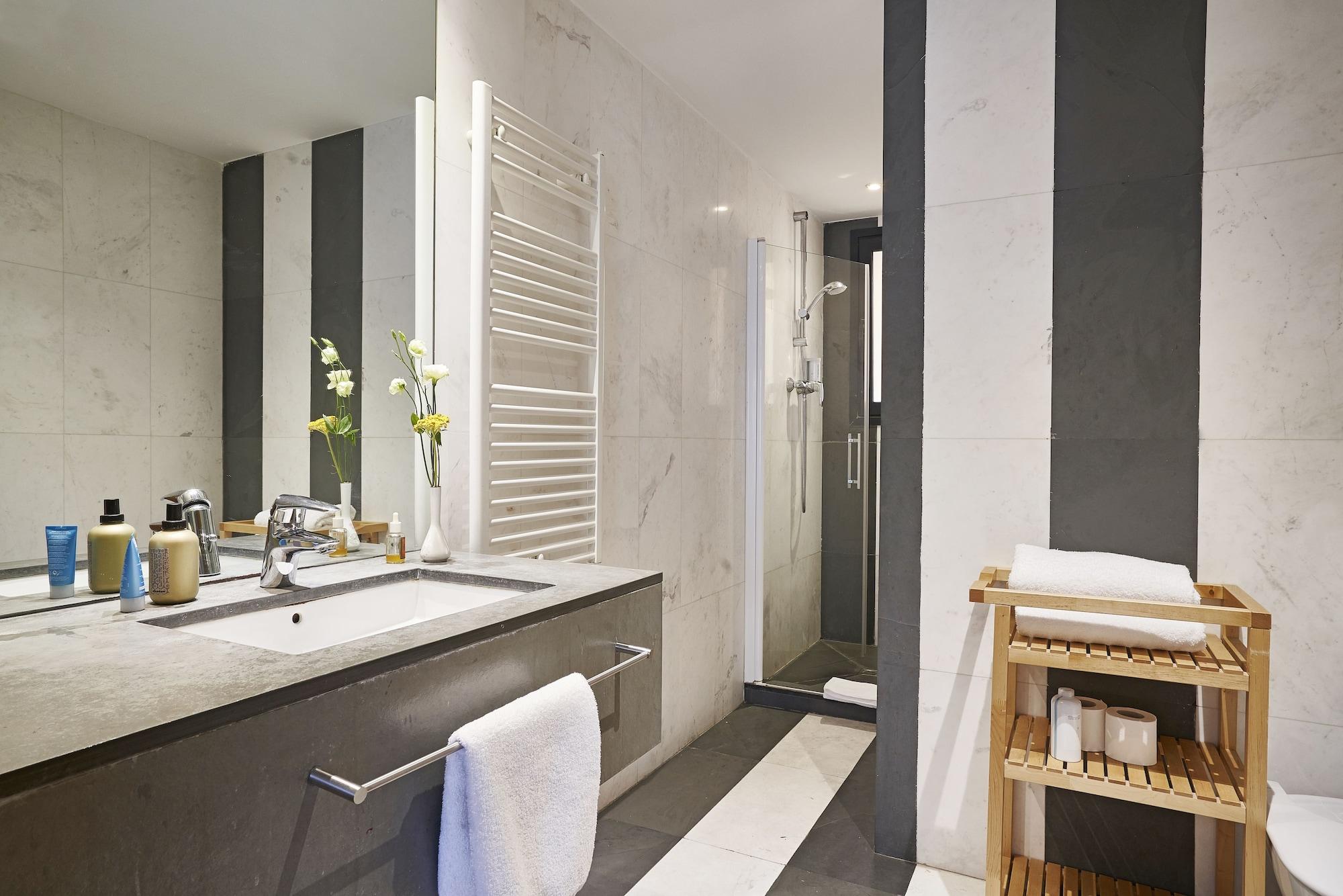 Ainb Sagrada Familia Apartments Barcelona Luaran gambar